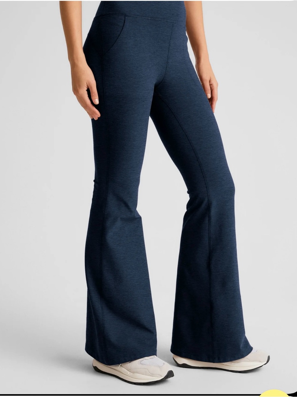Beyond Yoga Space Dye All Day Flare High-waisted Pants. Nocturnal
Navy. Size S